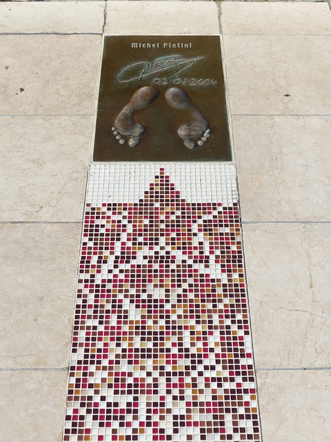 了比以往更 了比以往更